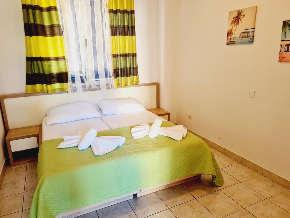 Apartments Dorotea Novalja Exterior photo
